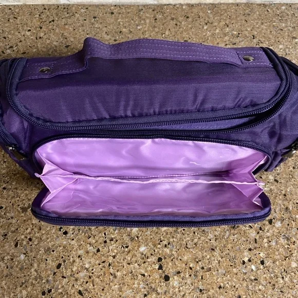 Lug Trolley Cosmetic Case - Picture 8 of 12